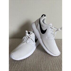Nike Roshe One Women's White/Black Low Top Running Shoes Size 8.5 844994 101